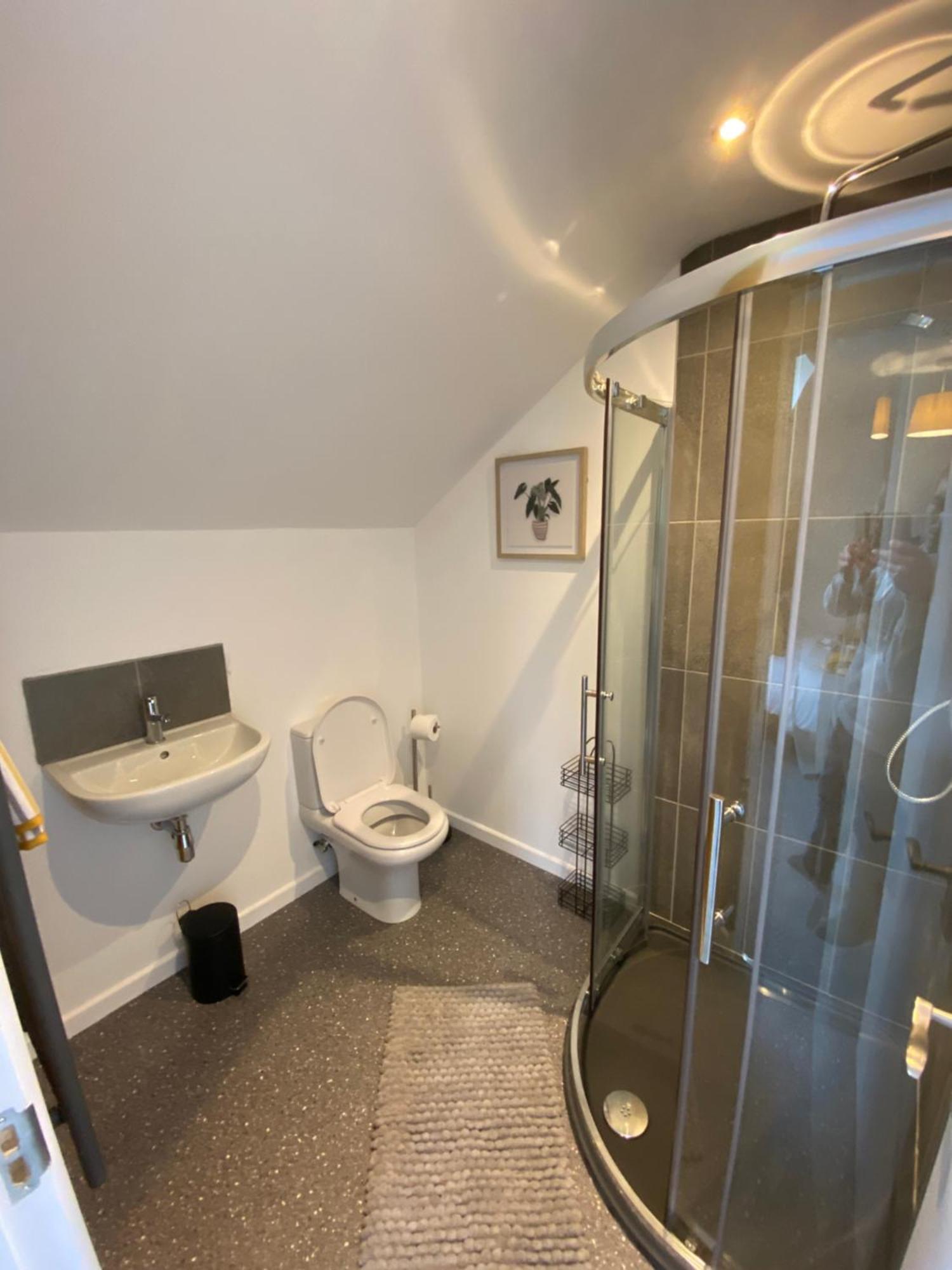 Modern Studio Apartment Set Beneath The Black Mountains A Stones Throw From The Offas Dyke Path Clodock Екстериор снимка