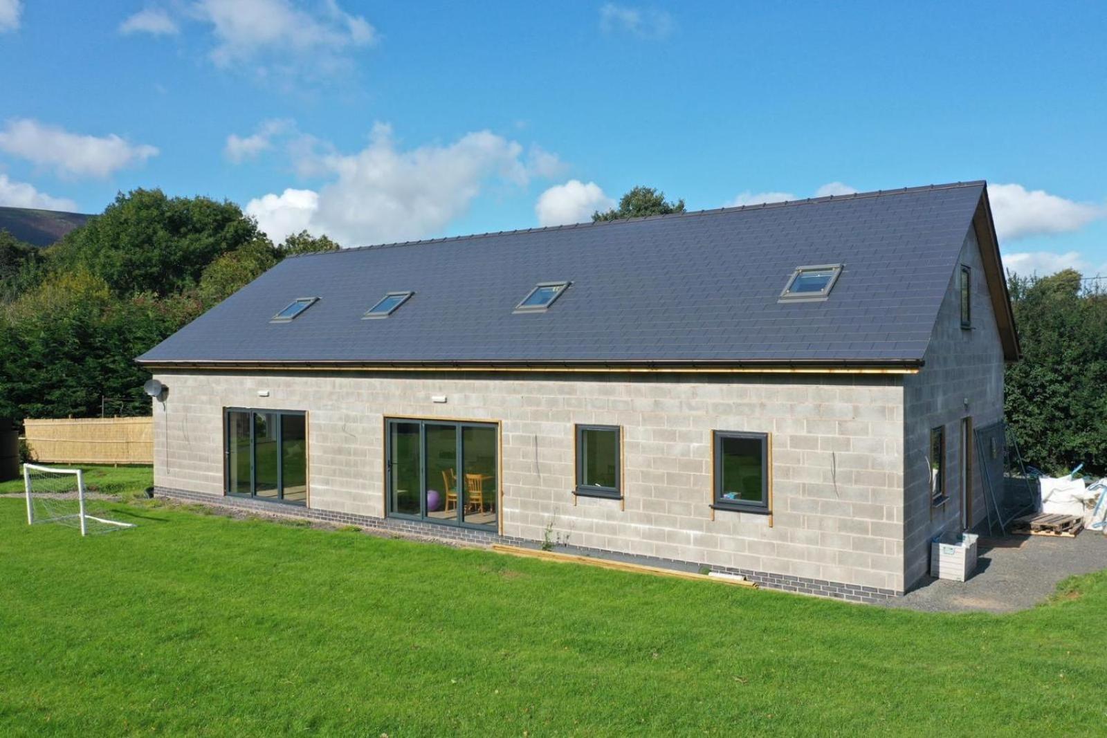 Modern Studio Apartment Set Beneath The Black Mountains A Stones Throw From The Offas Dyke Path Clodock Екстериор снимка